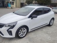 Usata Renault Clio V 67 CV (49 kW) 2024 Bianco Berlina