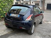 Usata Lancia Ypsilon Gold 69 CV (50 kW) 2017 Blu Utilitaria