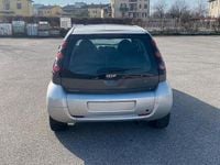 Usado Smart ForFour 75 CV (55 kW) 2006 Gris Utilitario