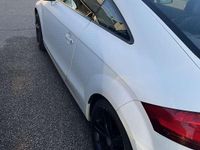 Begagnad Audi TT Ambiente 200 HK (147 kW) 2007 Vit Sportkupé