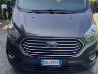 Usata Ford Tourneo 185 CV (136 kW) 2020 Grigio Furgone