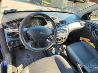 Usata Ford Focus 90 CV (66 kW) 2001 Viola Berlina