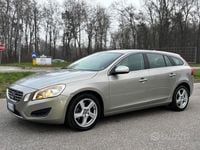 Käytetty Volvo V60 Summum 163 HP (119 kW) 2012 Keltainen Farmari