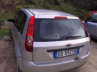 Usata Ford Fiesta Ghia 68 CV (50 kW) 2006 Grigio Berlina