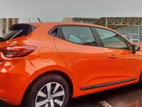 Usata Renault Clio V Techno 91 CV (66 kW) 2023 Arancione Berlina