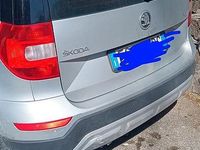 Usata Skoda Yeti 110 CV (80 kW) 2016 Grigio SUV