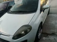Usata Fiat Punto 77 CV (56 kW) 2012 Utilitaria