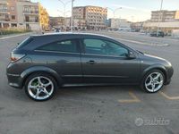 Usata Opel Astra GTC 125 CV (91 kW) 2009 Grigio Berlina