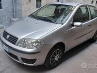 Usata Fiat Punto Dynamic 60 CV (44 kW) 2004 Grigio Utilitaria