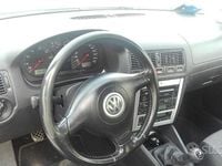 Usata VW Golf IV 100 CV (73 kW) 2003 Grigio Utilitaria