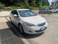 Usata Opel Astra Cosmo 110 CV (80 kW) 2012 Bianco Station wagon