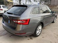 Usata Skoda Superb Style 150 CV (110 kW) 2022 Grigio metallizzato Station wagon