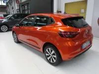 Usata Renault Clio V Equilibre 67 CV (49 kW) 2023 Arancione Berlina