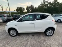 Usata Lancia Ypsilon 80 CV (58 kW) 2015 Bianco Utilitaria