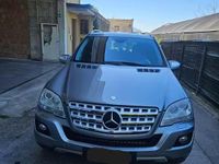 Usata Mercedes ML350 235 CV (172 kW) 2009 Grigio SUV