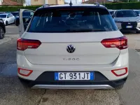 Usata VW T-Roc Life 110 CV (80 kW) 2024 Beige SUV