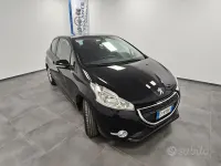 Usata Peugeot 208 Active 68 CV (50 kW) 2013 Nero Utilitaria