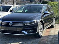 Usata VW Passat Executive 190 CV (139 kW) 2018 Grenadill black Station wagon