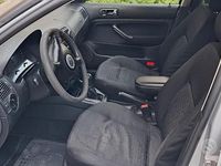 Usata VW Golf IV 90 CV (66 kW) 2001 Grigio Utilitaria