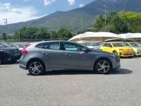 Usata Volvo V40 Kinetic 120 CV (88 kW) 2018 001grigio argento Berlina