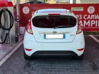 Usata Ford Fiesta Titanium 95 CV (69 kW) 2015 Bianco Utilitaria