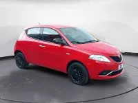 Usata Lancia Ypsilon Silver 69 CV (50 kW) 2017 Rosso Utilitaria
