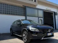Usata Volvo V60 CC Plus 150 CV (110 kW) 2017 Nero Station wagon