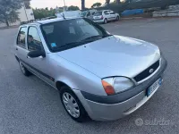 Usata Ford Fiesta 75 CV (55 kW) 2001 Grigio Utilitaria