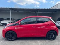 Usata Toyota Aygo X-play 69 CV (50 kW) 2015 Rosso Utilitaria