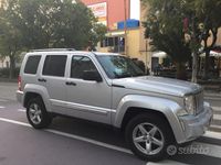 Usata Jeep Cherokee 177 CV (130 kW) 2008 Grigio SUV