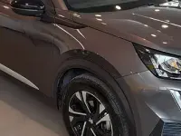 Usata Peugeot 208 Active 82 CV (60 kW) 2015 Nero Utilitaria