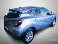 Usado Renault Captur Equilibre 91 CV (66 kW) 2023 Gris SUV