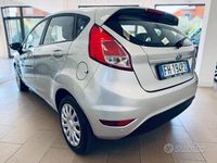 Usata Ford Fiesta 95 CV (69 kW) 2017 Grigio Berlina