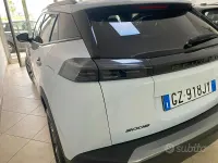 Usata Peugeot 2008 Allure 101 CV (74 kW) 2025 Bianco SUV