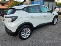 Usata Renault Captur 101 CV (74 kW) 2024 Bianco SUV