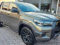 Usata Toyota HiLux 204 CV (150 kW) 2021 Grigio Pick-up