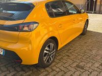 Usata Peugeot 208 Allure 100 CV (73 kW) 2023 Giallo Utilitaria