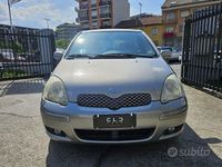 Usata Toyota Yaris 65 CV (47 kW) 2005 Grigio Berlina