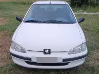 Usata Peugeot 106 60 CV (44 kW) 1997 Utilitaria