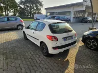 Usata Peugeot 206 68 CV (50 kW) 2012 Berlina