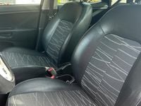 Usata Kia Venga 90 CV (66 kW) 2013 Nero Utilitaria