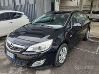 Usata Opel Astra 101 CV (74 kW) 2011 Nero Station wagon