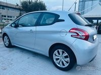 Usata Peugeot 208 Allure 82 CV (60 kW) 2013 Grigio Utilitaria