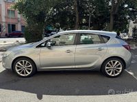 Usata Opel Astra 140 CV (102 kW) 2010 Grigio Berlina