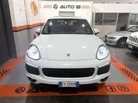 Usata Porsche Cayenne 250 CV (183 kW) 2015 Bianco gesso SUV