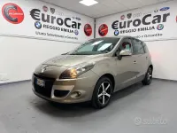 Usata Renault Scénic Luxe 110 CV (80 kW) 2010 Giallo Monovolume