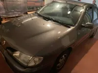 Usata Renault Mégane 90 CV (66 kW) 1996 Grigio Berlina