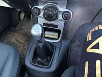 Usata Ford Fiesta 82 CV (60 kW) 2012 Berlina