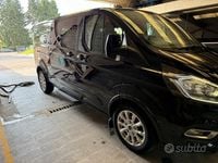 Usata Ford Tourneo 185 CV (136 kW) 2021 Nero Monovolume
