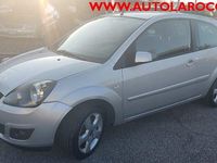 Usata Ford Fiesta 68 CV (50 kW) 2007 Argento metallizzato Utilitaria